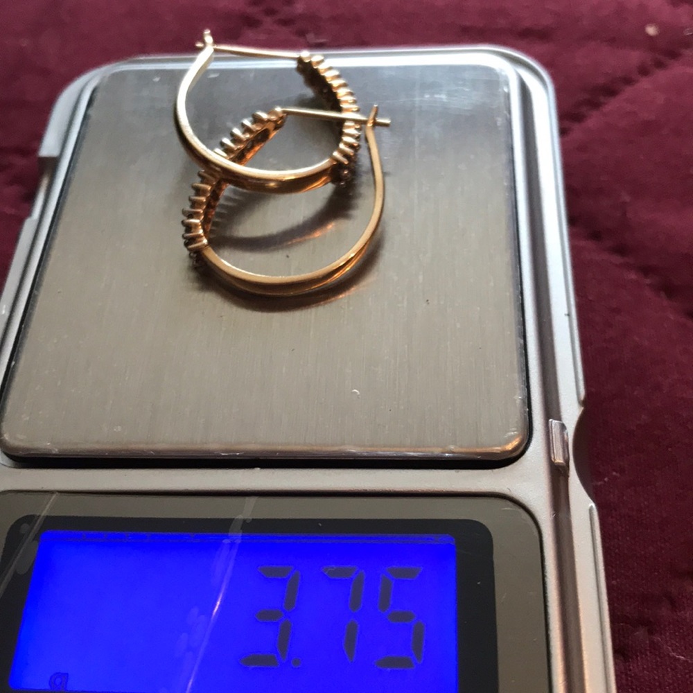 Earrings ❤️❤️❤️ (SOLD ❤️❤️❤️❤️SOLD❤️❤️❤️